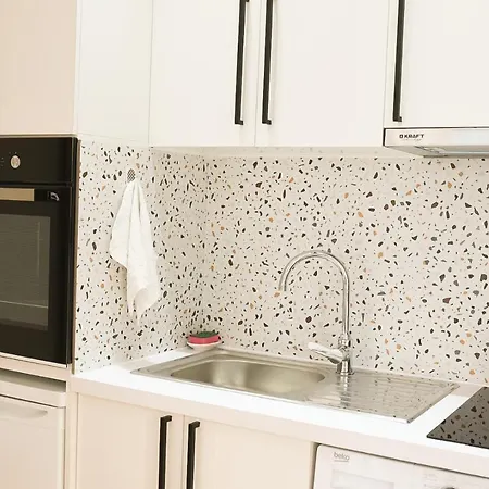 Apartment Center 2 *