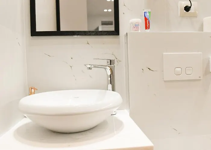 Matisse No2 - Center アパート ティラナ