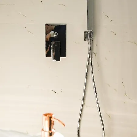 Matisse No2 - Center 地拉那